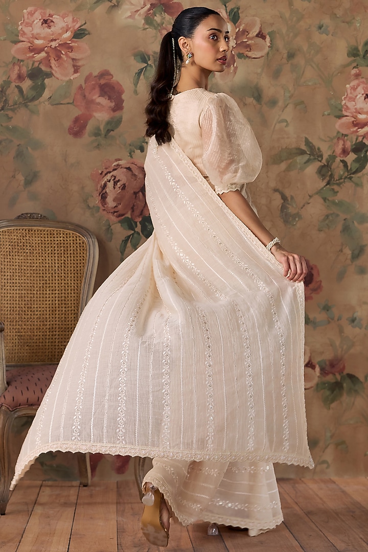 Ivory Chanderi Floral Embroidered Wedding Saree Set by Kritika Dawar at Pernia's Pop Up Shop
