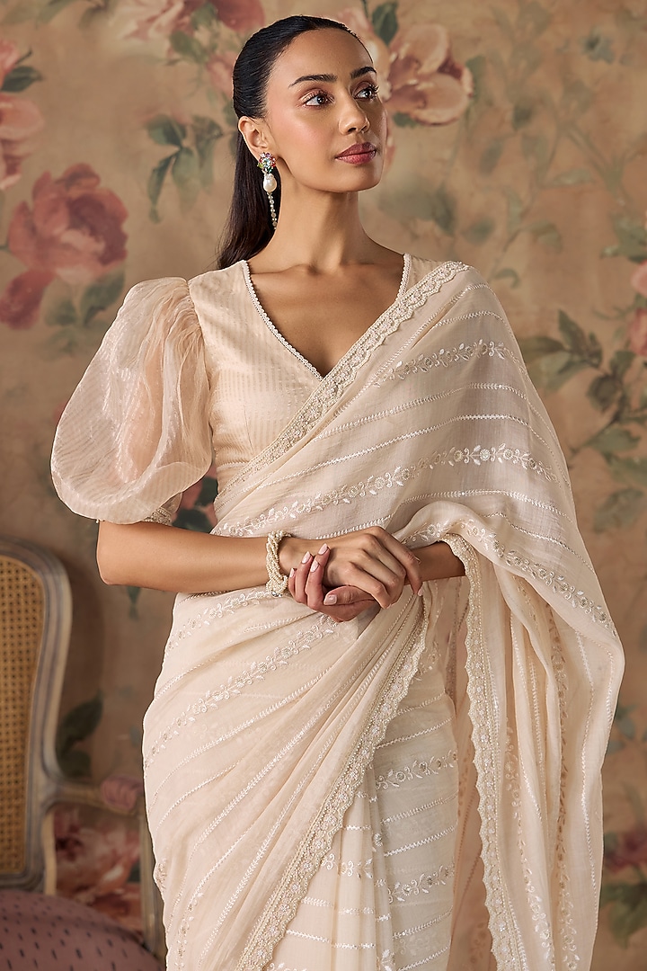 Ivory Chanderi Floral Embroidered Wedding Saree Set by Kritika Dawar at Pernia's Pop Up Shop