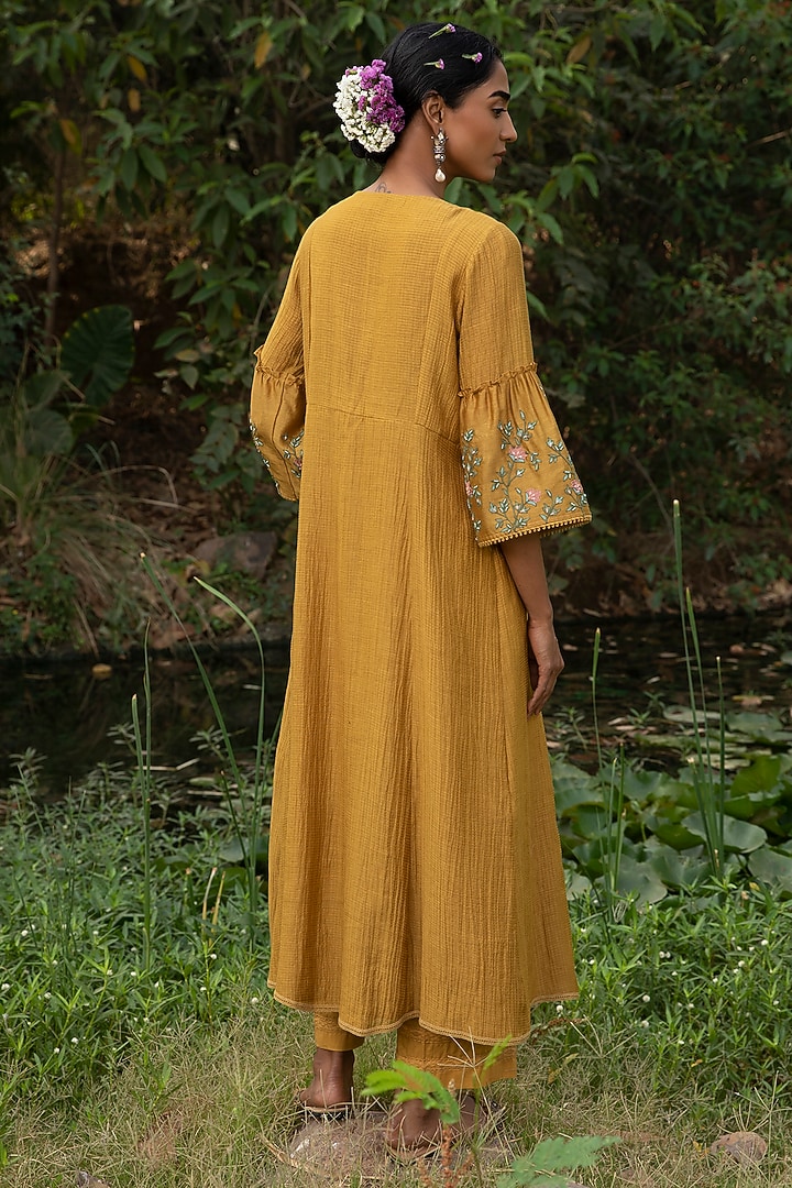Yellow Embroidered Tunic Set by Kritika Dawar at Pernia's Pop Up Shop