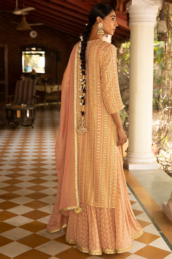 Blush Pink Embroidered Kurta Set by Kritika Dawar at Pernia's Pop Up Shop