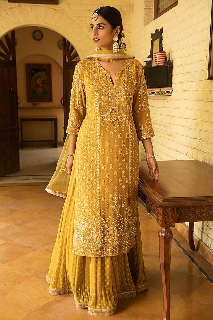 Yellow Embroidered Kurta Set by Kritika Dawar at Pernia's Pop Up Shop