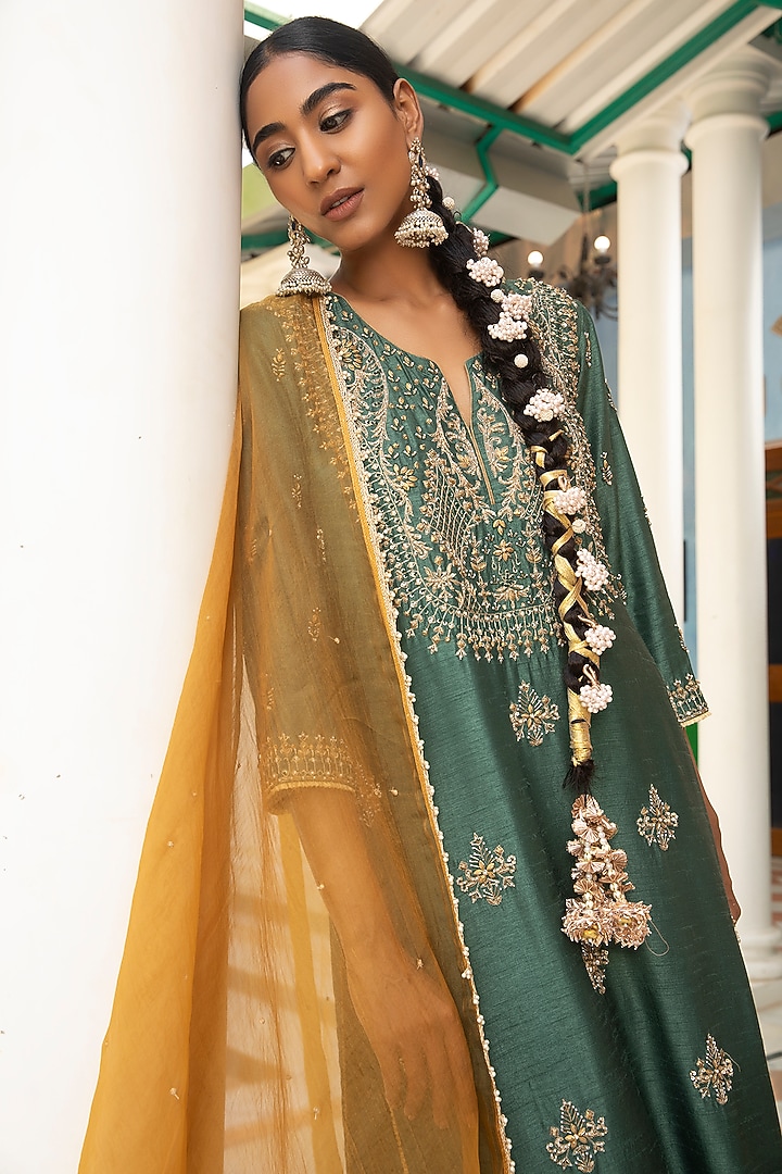 Green Zardosi Kurta Set by Kritika Dawar at Pernia's Pop Up Shop