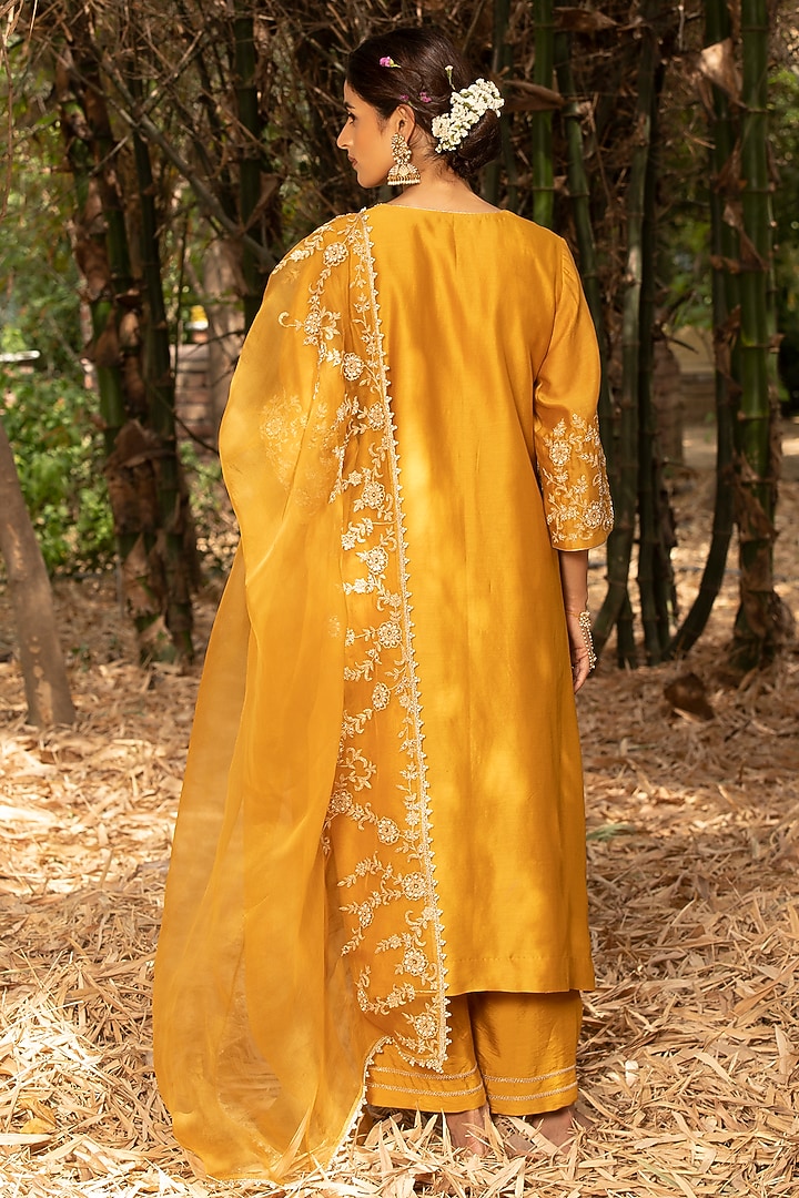 Yellow Chanderi Kurta Set by Kritika Dawar at Pernia's Pop Up Shop