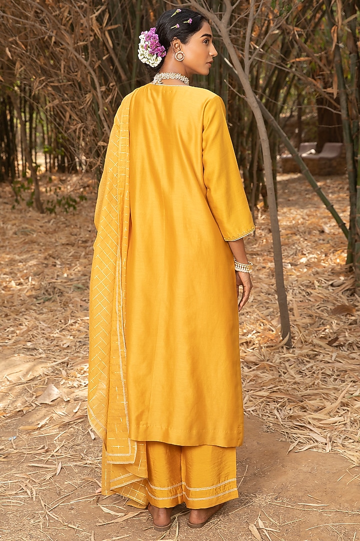 Yellow Dori Embroidered Kurta Set by Kritika Dawar at Pernia's Pop Up Shop