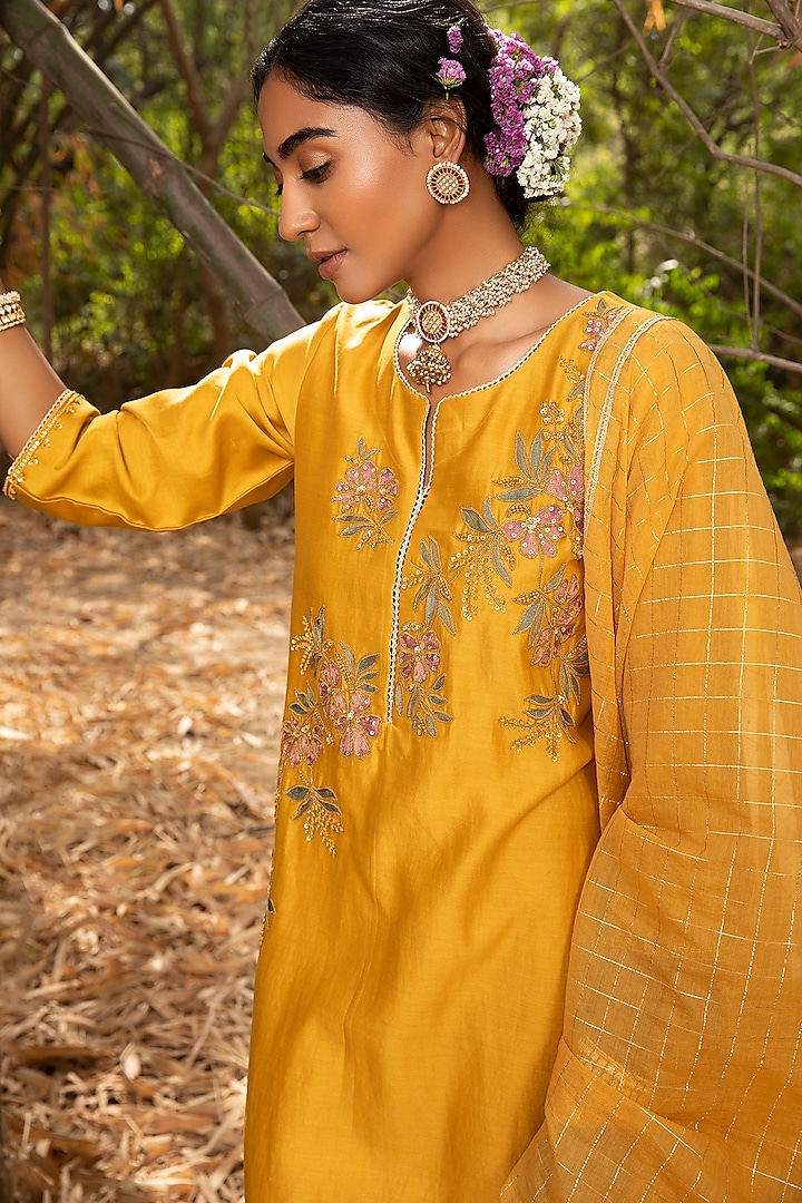 Yellow Dori Embroidered Kurta Set by Kritika Dawar at Pernia's Pop Up Shop