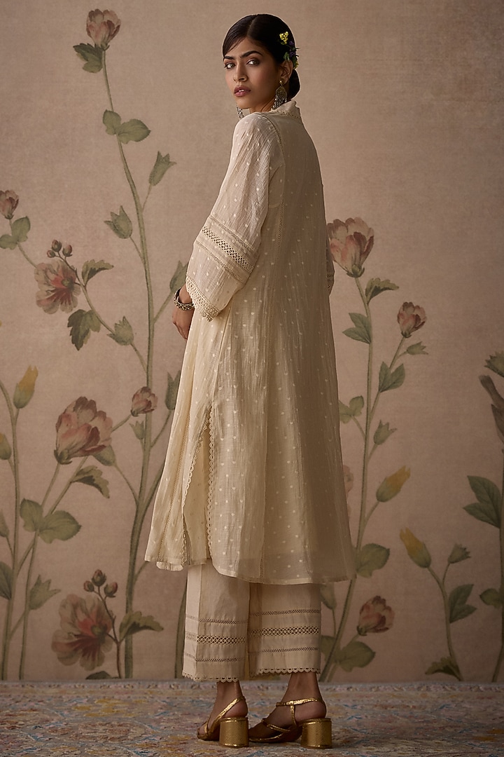 Ivory Chanderi Hand Embroidered Kurta Set by Kritika Dawar at Pernia's Pop Up Shop
