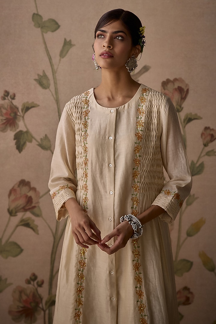 Ivory Chanderi Hand Embroidered Front-Open Kurta Set by Kritika Dawar at Pernia's Pop Up Shop