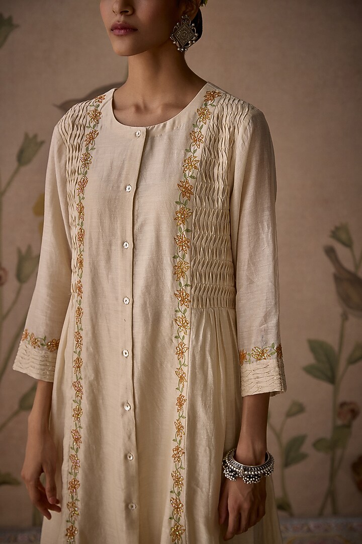 Ivory Chanderi Hand Embroidered Front-Open Kurta Set by Kritika Dawar at Pernia's Pop Up Shop