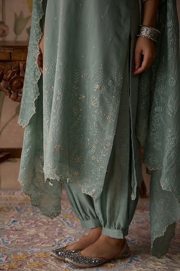 Powder Blue Chanderi Floral Hand Embroidered Kurta Set by Kritika Dawar at Pernia's Pop Up Shop