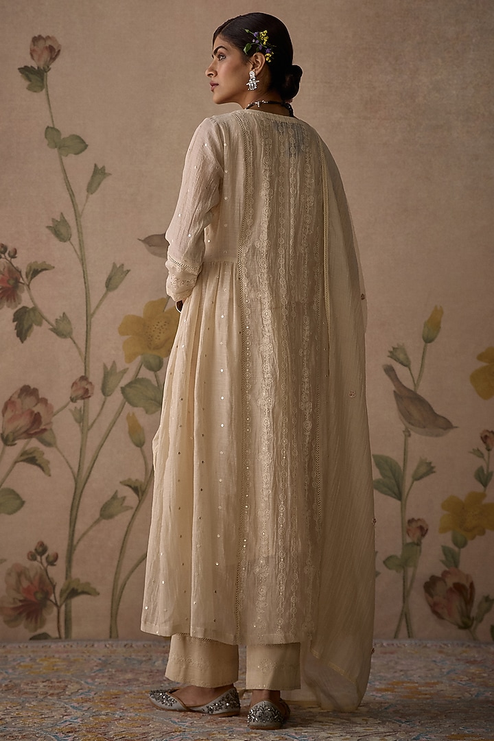 Ivory Chanderi Sequins Hand Embroidered Kurta Set by Kritika Dawar at Pernia's Pop Up Shop