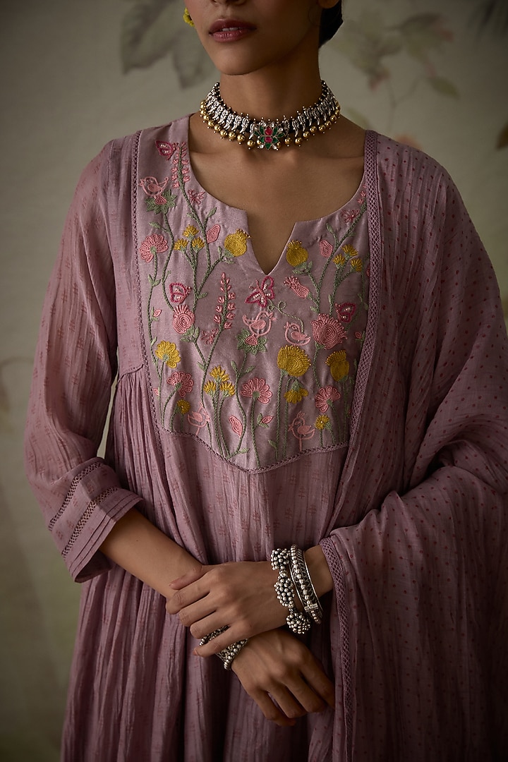 Mauve Chanderi Block Printed & Thread Embroidered Kurta Set by Kritika Dawar at Pernia's Pop Up Shop