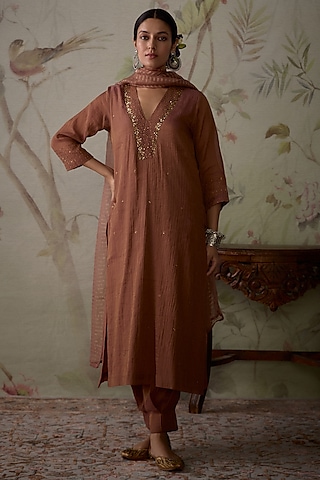 Blush Pink Tissue Sequins Embroidered Kurta Set by Kritika Dawar