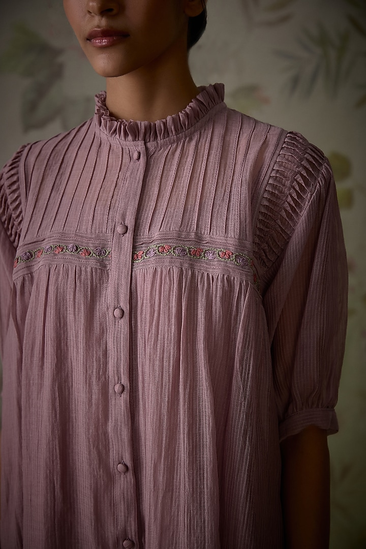 Mauve Chanderi Thread Embroidered Handwoven Short Tunic by Kritika Dawar at Pernia's Pop Up Shop