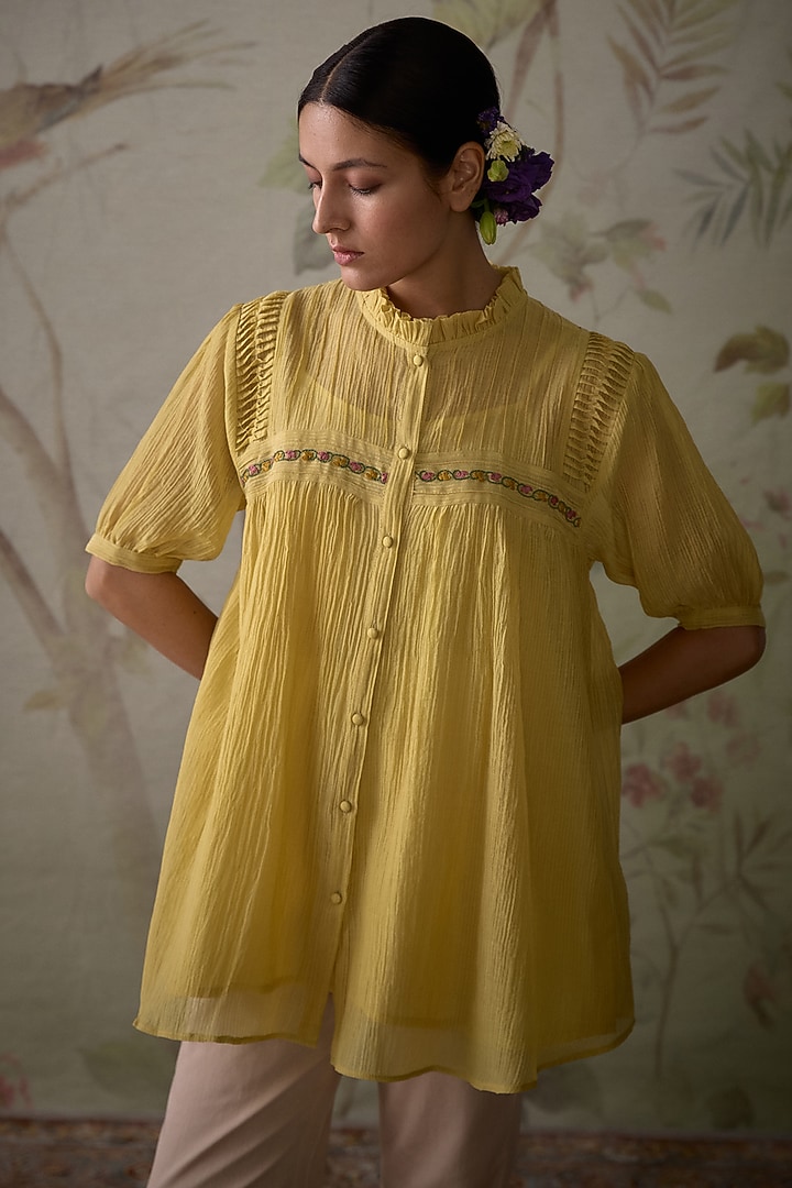 Lemon Yellow Chanderi Thread Embroidered Handwoven Short Tunic Set by Kritika Dawar at Pernia's Pop Up Shop