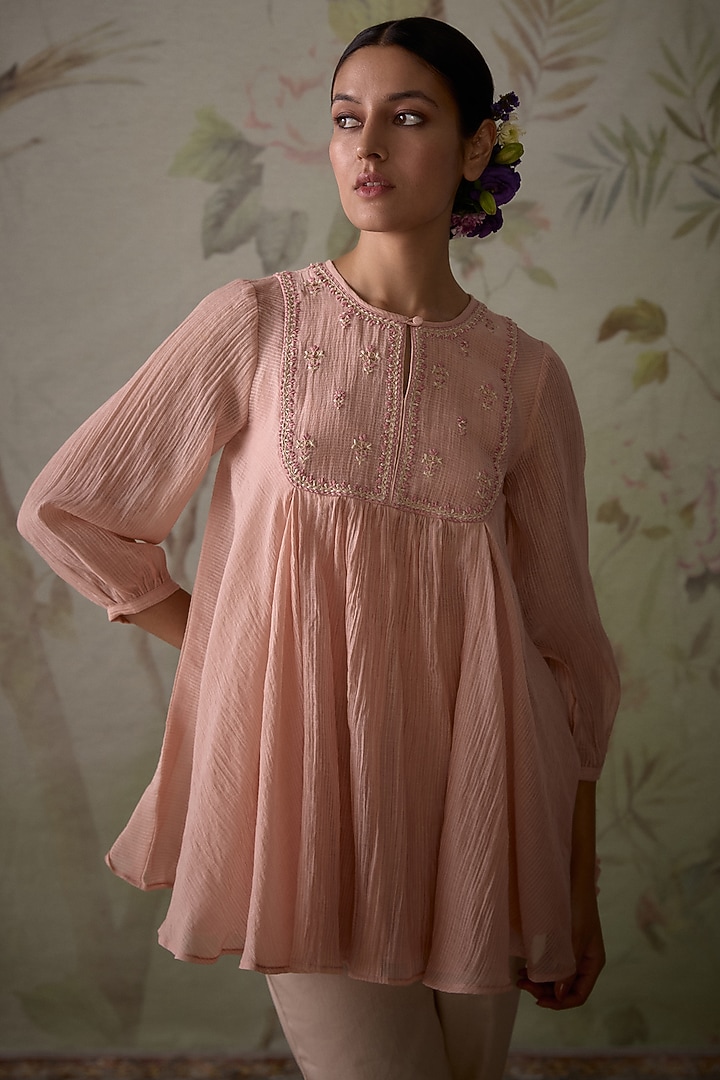 Pink Chanderi Thread Embroidered Handwoven Flared Short Tunic Set by Kritika Dawar at Pernia's Pop Up Shop