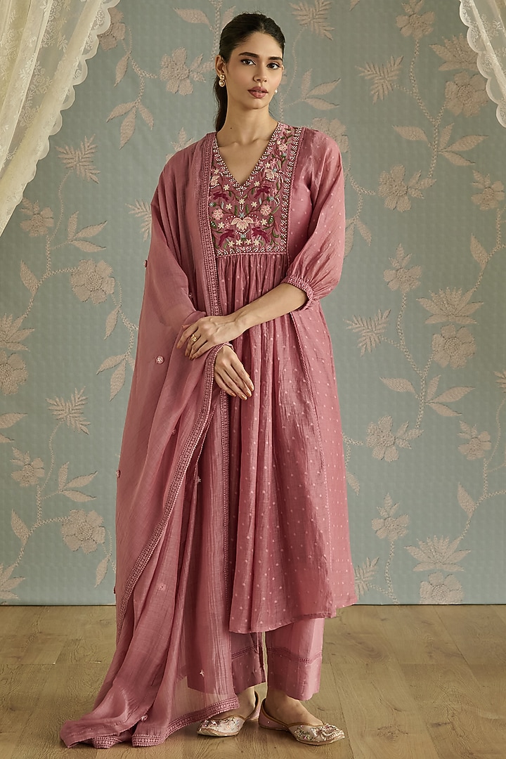 Blush Pink Chanderi Hand Embroidered A-Line Kurta Set by Kritika Dawar at Pernia's Pop Up Shop