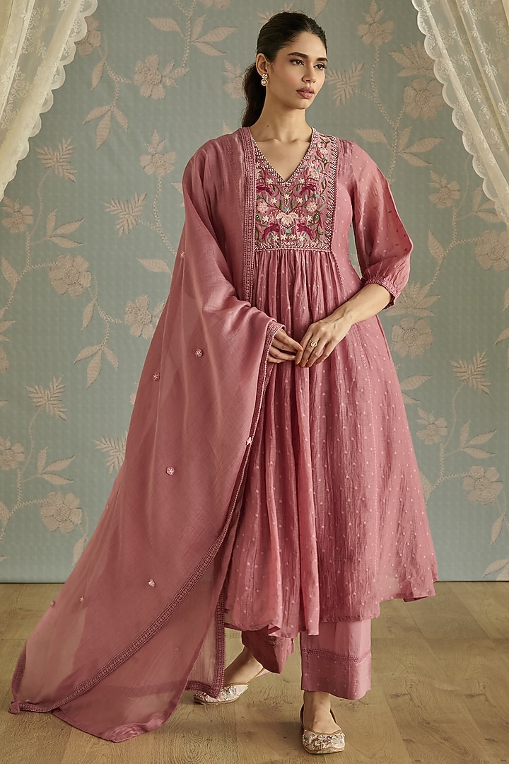 Blush Pink Chanderi Hand Embroidered A-Line Kurta Set by Kritika Dawar at Pernia's Pop Up Shop