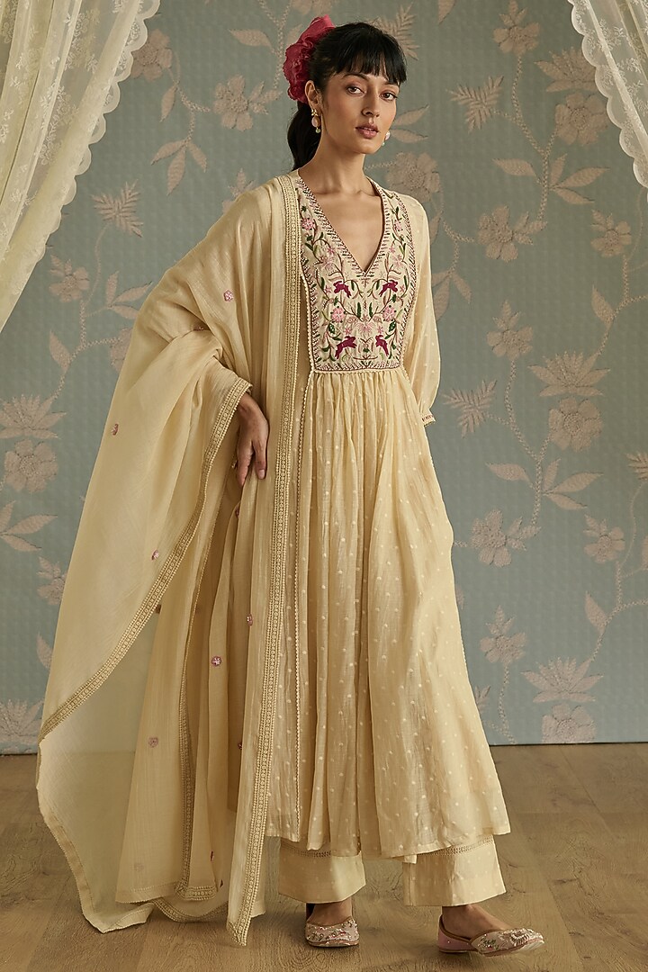 Ivory Chanderi Hand Embroidered A-Line Kurta Set by Kritika Dawar at Pernia's Pop Up Shop