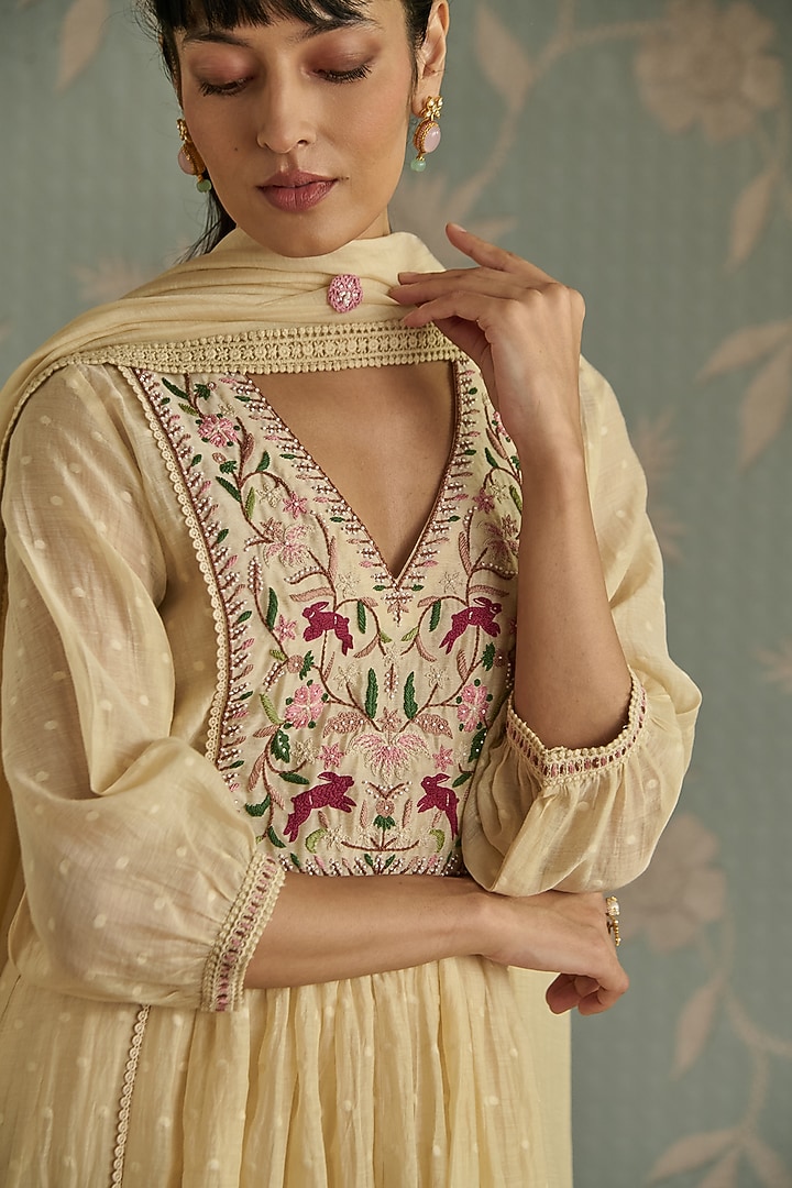 Ivory Chanderi Hand Embroidered A-Line Kurta Set by Kritika Dawar at Pernia's Pop Up Shop