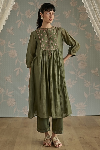 Green Chanderi Hand Embroidered Gathered Tunic Set by Kritika Dawar