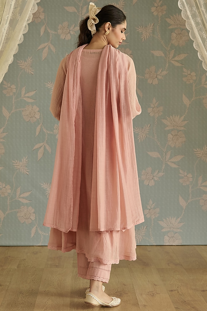 Pink Chanderi Hand Embroidered Handwoven Kurta Set by Kritika Dawar at Pernia's Pop Up Shop