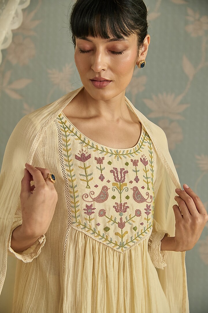 Ivory Chanderi Hand Embroidered Handwoven Kurta Set by Kritika Dawar at Pernia's Pop Up Shop