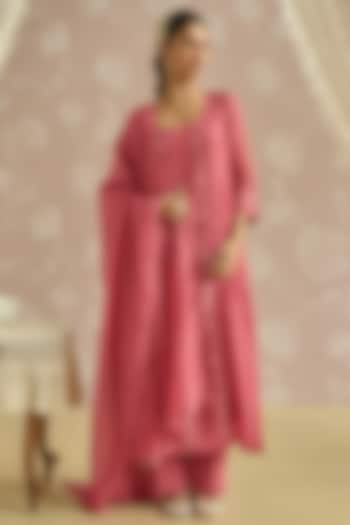 Coral Chanderi Hand Embroidered Kurta Set by Kritika Dawar at Pernia's Pop Up Shop