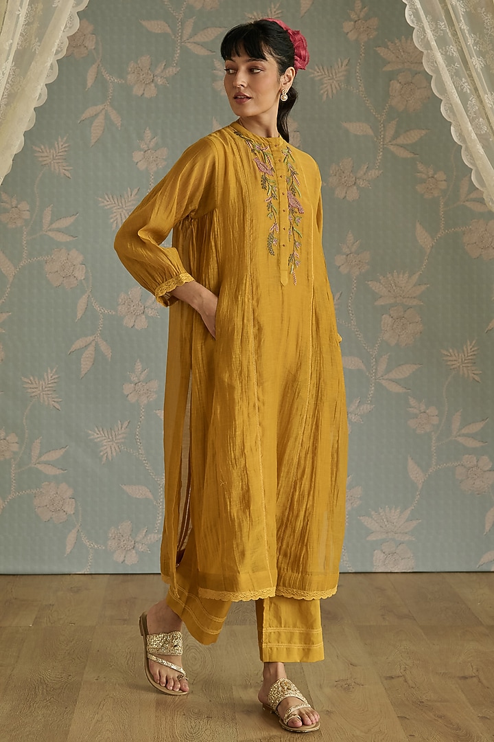 Yellow Chanderi Hand Embroidered Co-Ord Set by Kritika Dawar at Pernia's Pop Up Shop