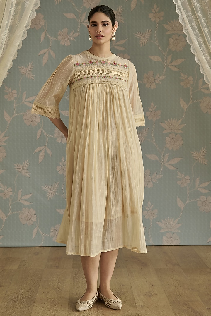 Ivory Chanderi Hand Embroidered Tunic Set by Kritika Dawar at Pernia's Pop Up Shop