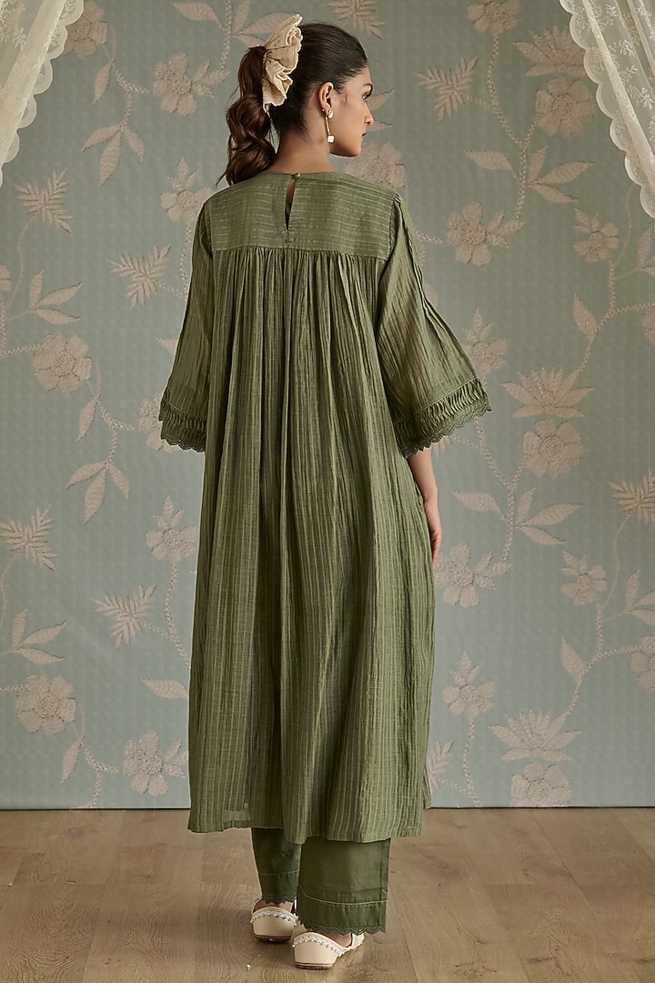 Green Chanderi Hand Embroidered Tunic Set by Kritika Dawar at Pernia's Pop Up Shop