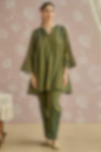 Teal Tissue Hand Embellished Co-Ord Set by Kritika Dawar at Pernia's Pop Up Shop