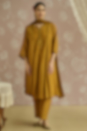 Mustard Tissue Hand Embroidered A-Line Kurta Set by Kritika Dawar at Pernia's Pop Up Shop