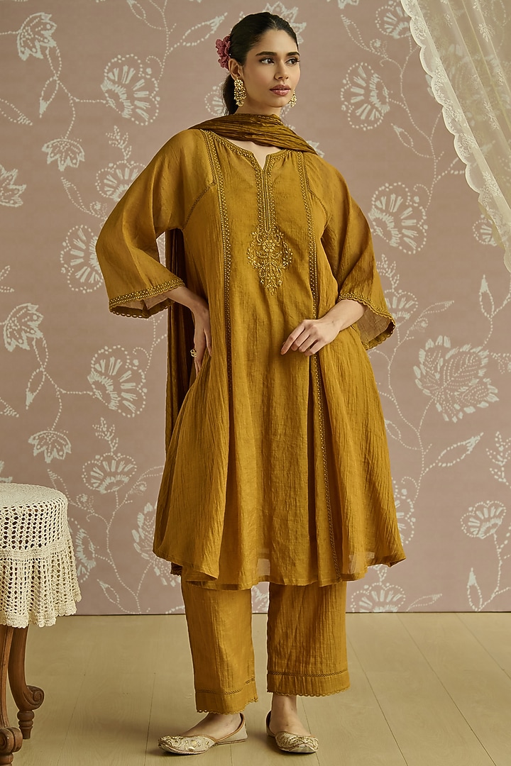 Mustard Tissue Hand Embroidered A-Line Kurta Set by Kritika Dawar at Pernia's Pop Up Shop