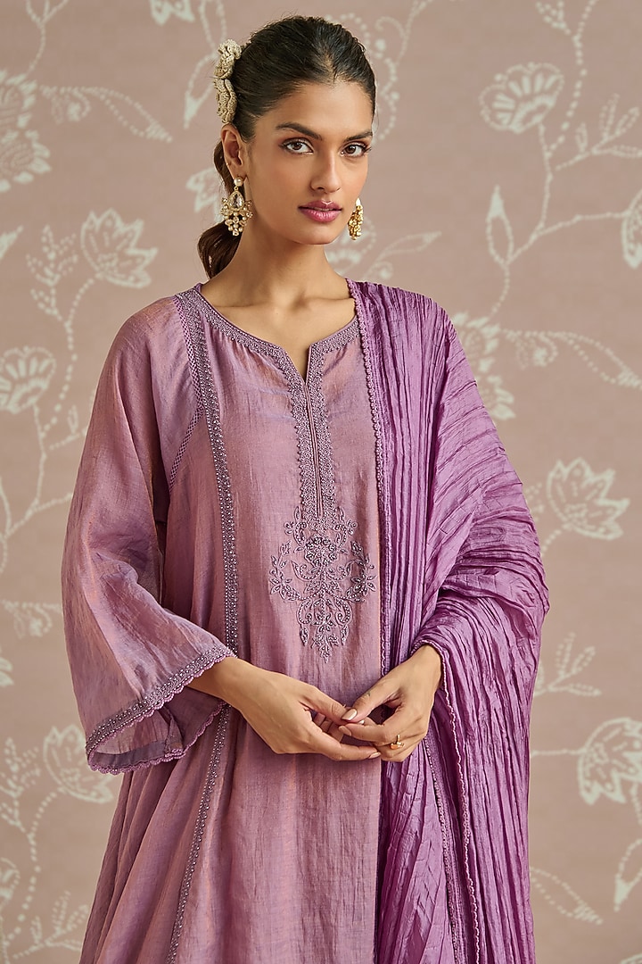 Lilac Tissue Hand Embroidered A-Line Kurta Set by Kritika Dawar at Pernia's Pop Up Shop