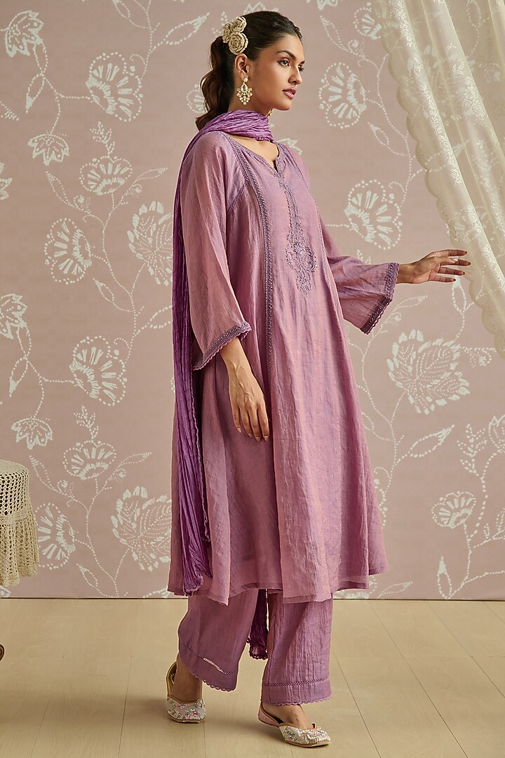 Lilac Tissue Hand Embroidered A-Line Kurta Set by Kritika Dawar at Pernia's Pop Up Shop