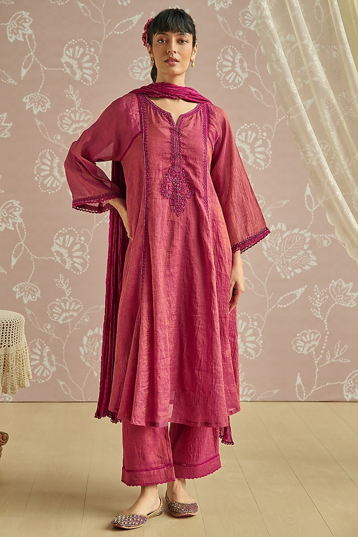 Magenta Tissue Hand Embroidered A-Line Kurta Set by Kritika Dawar at Pernia's Pop Up Shop