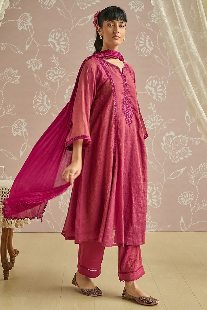 Magenta Tissue Hand Embroidered A-Line Kurta Set by Kritika Dawar at Pernia's Pop Up Shop