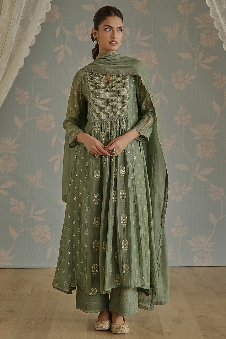 Green Chanderi Floral Embroidered A-Line Kurta Set by Kritika Dawar at Pernia's Pop Up Shop