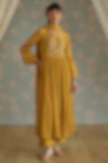 Mustard Chanderi Hand Embroidered Kurta Set by Kritika Dawar at Pernia's Pop Up Shop