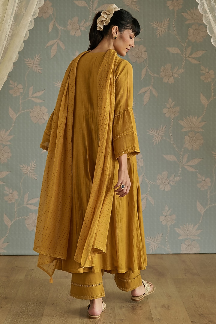 Mustard Chanderi Hand Embroidered Kurta Set by Kritika Dawar at Pernia's Pop Up Shop