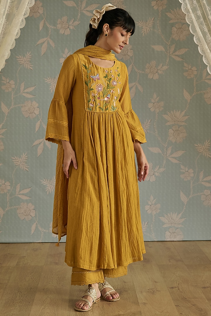 Mustard Chanderi Hand Embroidered Kurta Set by Kritika Dawar at Pernia's Pop Up Shop
