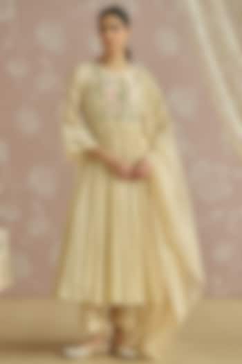 Ivory Chanderi Hand Embroidered Kurta Set by Kritika Dawar at Pernia's Pop Up Shop