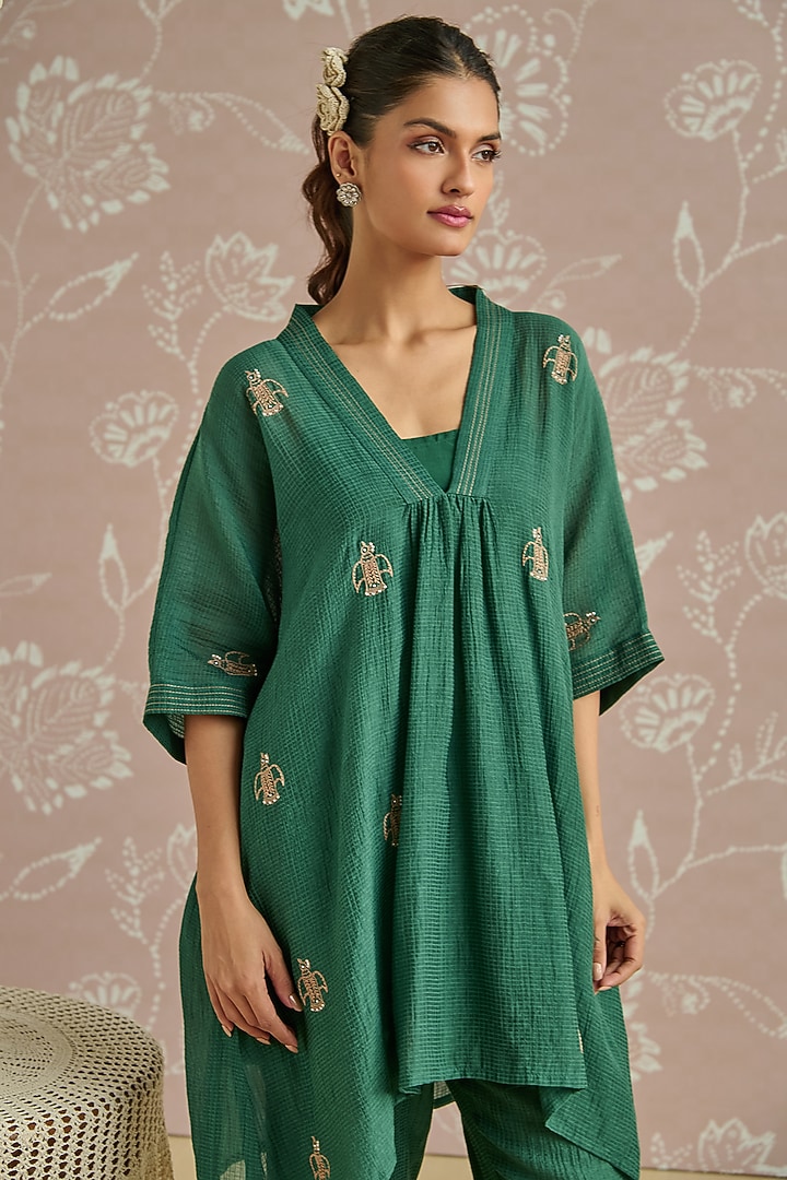 Teal Chanderi Hand Embroidered Co-Ord Set by Kritika Dawar at Pernia's Pop Up Shop