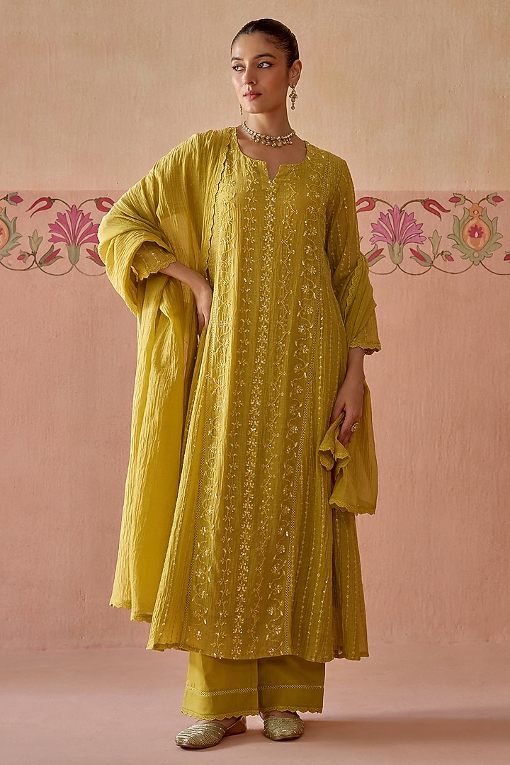 Yellow Crushed Chanderi Thread Embroidered A-Line Kurta Set by Kritika Dawar at Pernia's Pop Up Shop