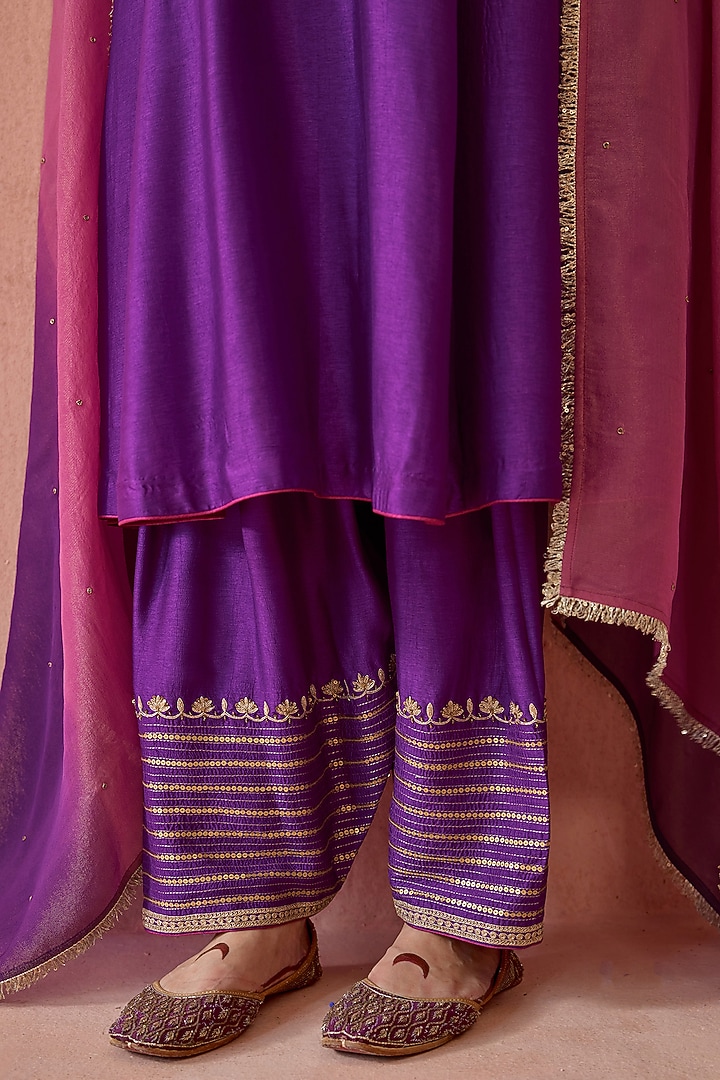 Purple Silk Dori Embroidered Kurta Set by Kritika Dawar at Pernia's Pop Up Shop
