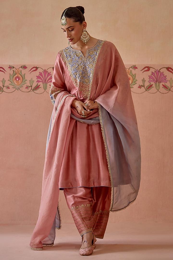 Blush Pink Silk Applique Work Kurta Set by Kritika Dawar at Pernia's Pop Up Shop