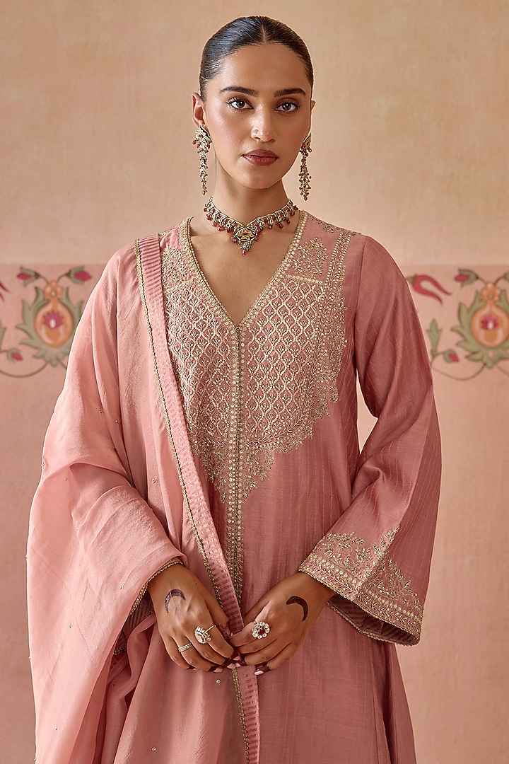 Blush Pink Silk Chanderi Hand Embroidered Kurta Set by Kritika Dawar at Pernia's Pop Up Shop