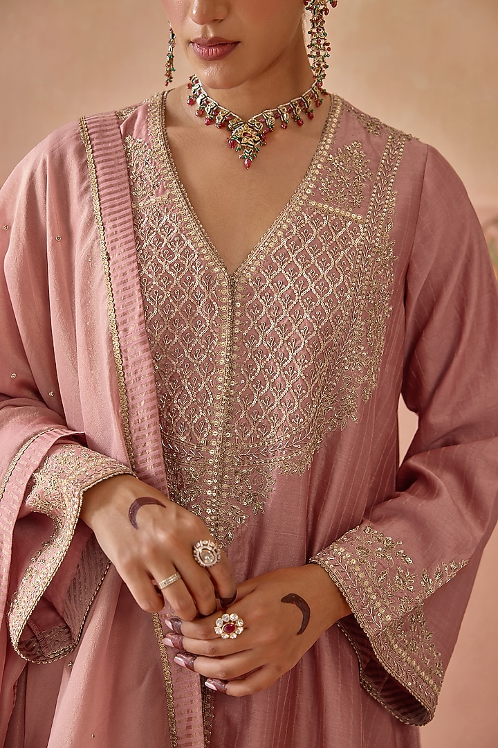 Blush Pink Silk Chanderi Hand Embroidered Kurta Set by Kritika Dawar at Pernia's Pop Up Shop