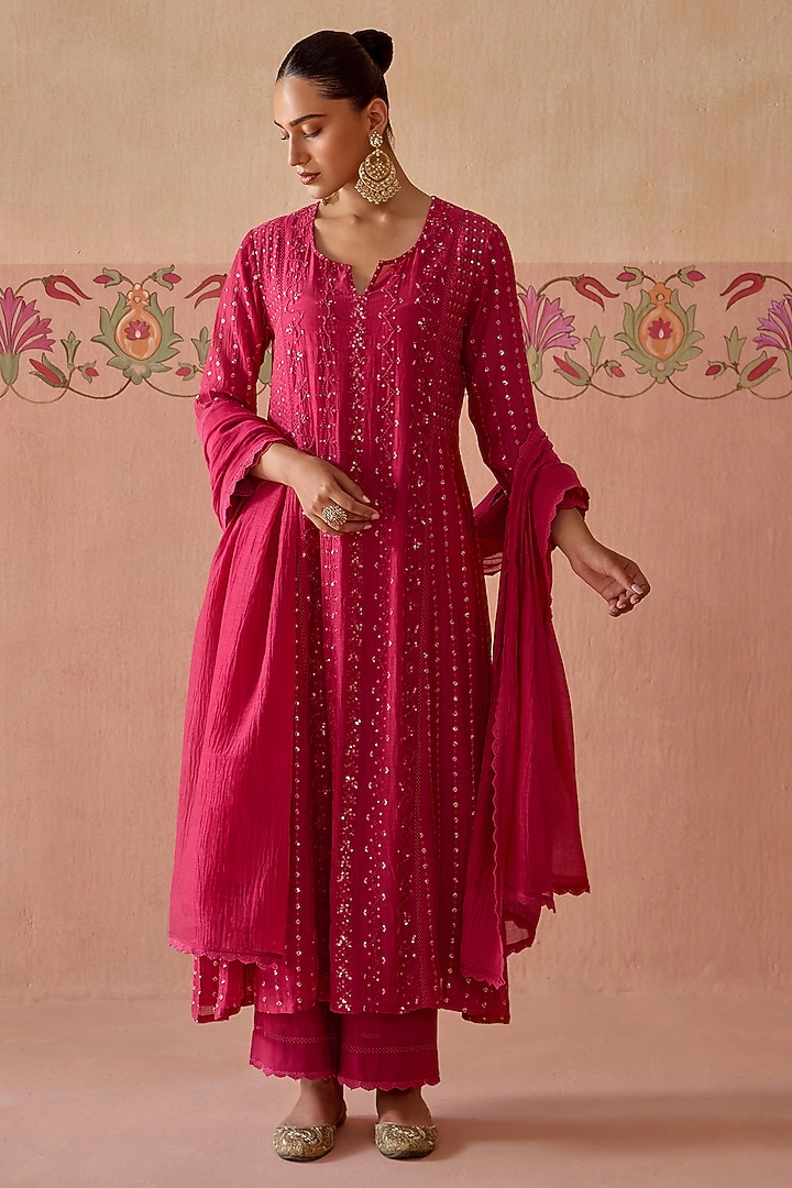Magenta Crushed Chanderi Thread Embroidered A-Line Kurta Set by Kritika Dawar at Pernia's Pop Up Shop