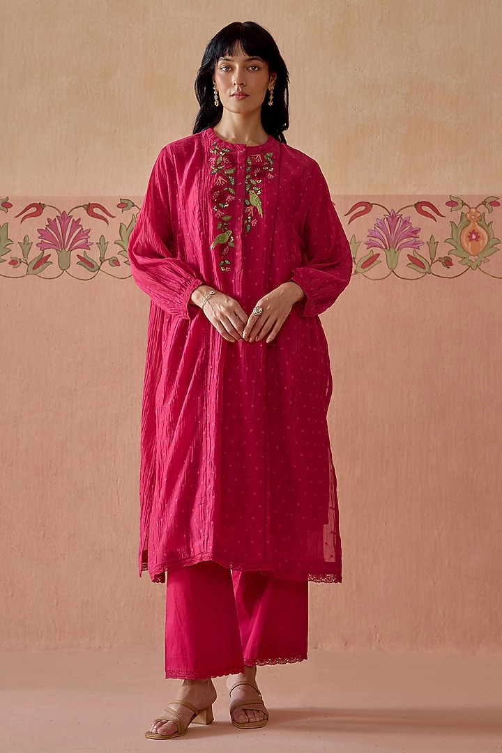 Magenta Chanderi Hand Embroidered Kurta Set by Kritika Dawar at Pernia's Pop Up Shop